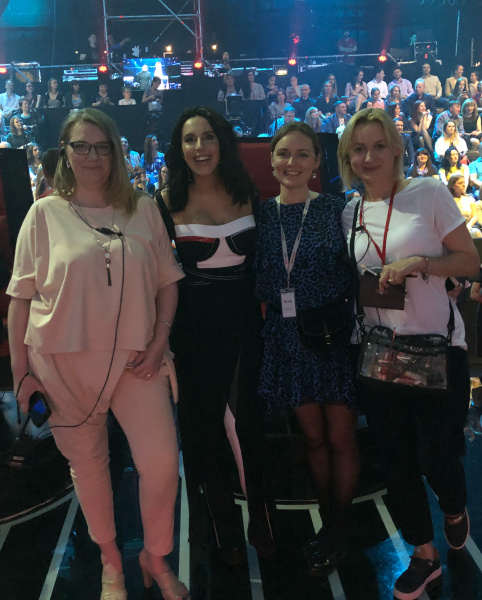 Джамала вышла в свет в необычном платье (фото)